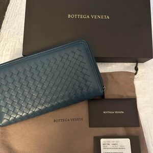 Brand new in box - Bottega Veneta Gray Leather Wallet